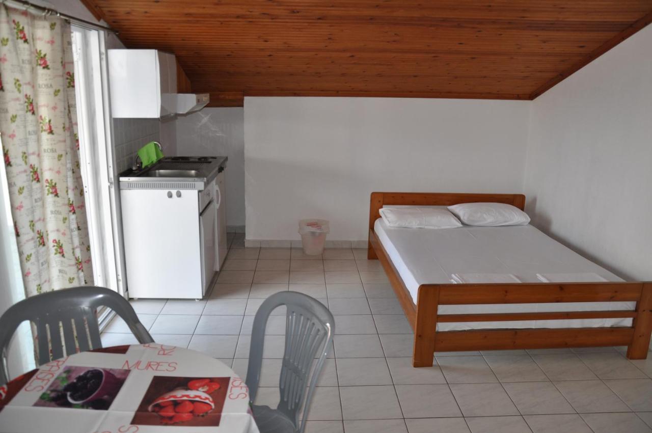 Apartments Stavroula Ηospitality Vrasná Quarto foto